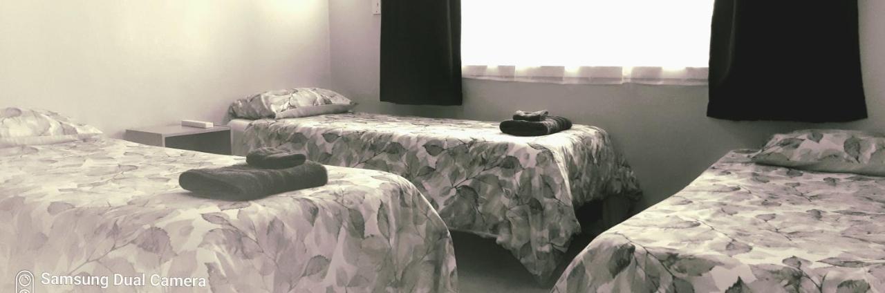 تيمارو Aaron Court Motel المظهر الخارجي الصورة